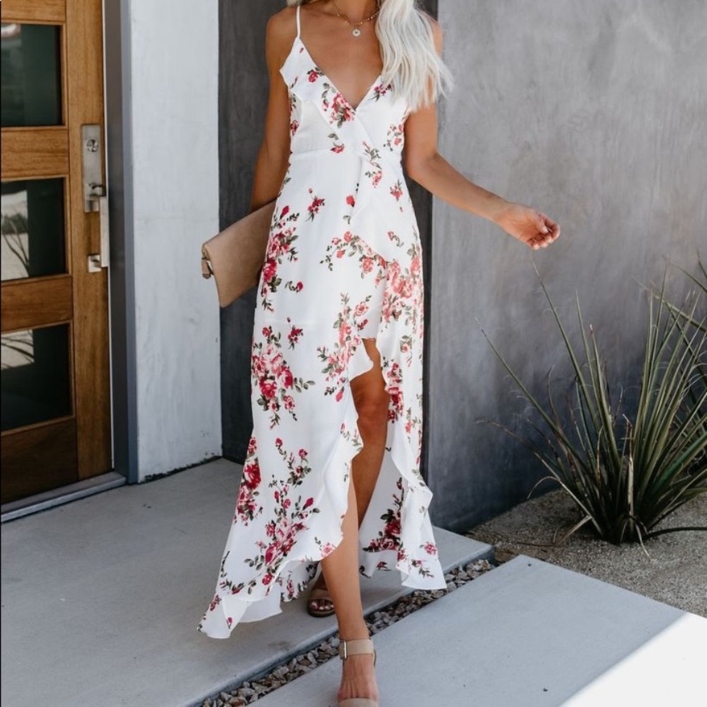 VICI Event Buzz Satin Floral Ruffle Maxi Dress- Ivory size large